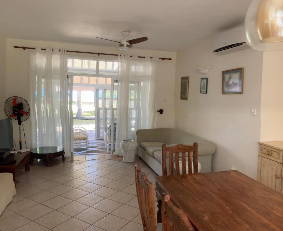 Fully Furnished Luxury Villa 3 Right On A Blue Ocean Belle Mare Exterior photo