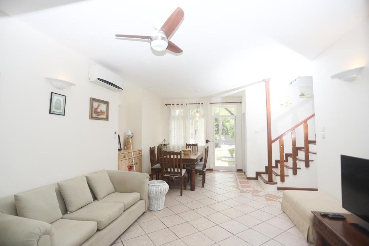 Fully Furnished Luxury Villa 3 Right On A Blue Ocean Belle Mare Exterior photo