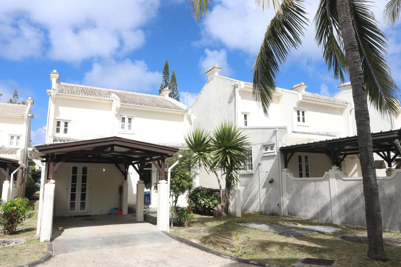 Fully Furnished Luxury Villa 3 Right On A Blue Ocean Belle Mare Exterior photo