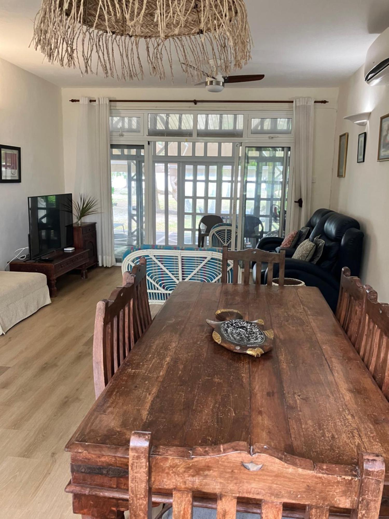 Fully Furnished Luxury Villa 3 Right On A Blue Ocean Belle Mare Exterior photo